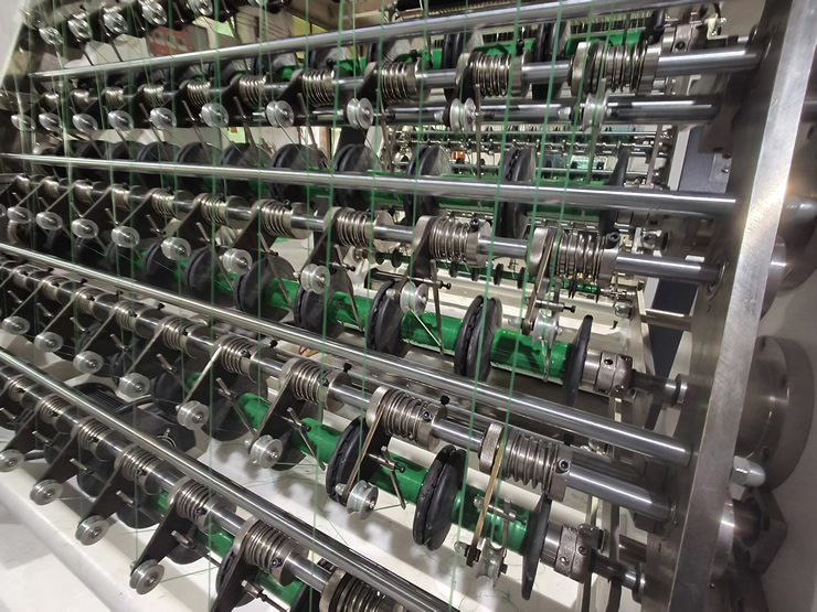 100頭電纜色帶拉線分條機 100頭電纜色帶拉線分條機